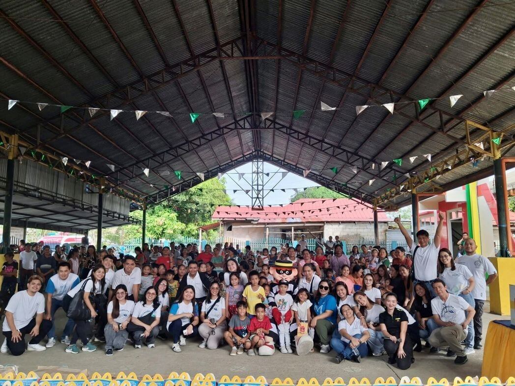 Bridging hearts and homes. In Tarlac and Nueva Ecija, Aboitiz Foods employees came together with residents of host communities, distributed grocery packs, and shared the holiday spirit through community celebrations. The initiative reflects Aboitiz Foods&rsquo; commitment to shared progress by supporting the communities where it operates. Contributed photo