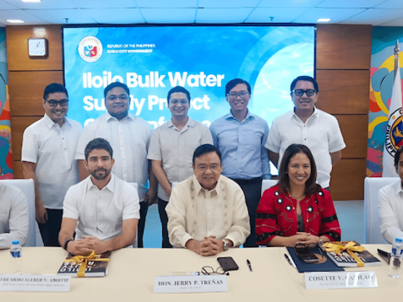 Last May 15, 2025, the Iloilo City government awarded Aboitiz InfraCapital (AIC) Original Proponent Status for the latter’s Iloilo Bulk Water Supply Public-Private Partnership (PPP) proposal. Attending the event were (from left, seated) AIC FVP & Head of Investments Frocks M. Roque, AIC VP & Head of Water Business Eduardo V. Aboitiz, Iloilo City Mayor Jerry P. Treñas, AIC President & CEO Cosette V. Canilao, Iloilo City PPP Office Head Atty. David Abraham G. Garcia and Franz Jonathan De La Fuente, Aboitiz InfraCapital corporate communications and branding manager (leftmost, standing)./Photo from Aboitiz InfraCapital