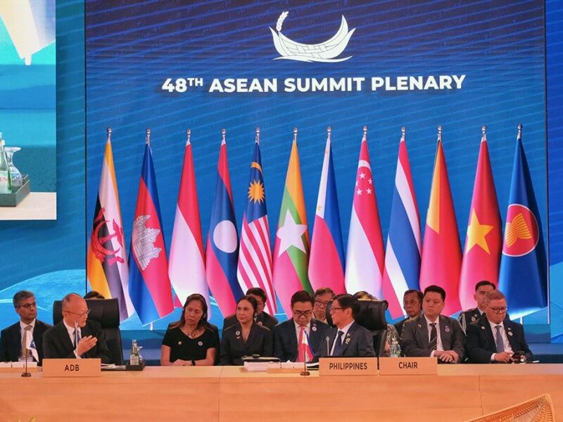 ADB President Masato Kanda (second from left) at the 48th Asean Summit in Cebu. | Photo from the ADB
