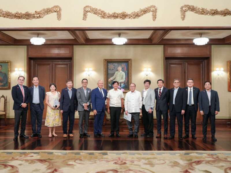 President Ferdinand Marcos Jr. met with the Private Sector Advisory Council (PSAC) members last Sept. 24 to discuss crucial flood control and digital connectivity recommendations aimed at enhancing public safety and empowering remote communities./Photo from the Presidential Communications Office 