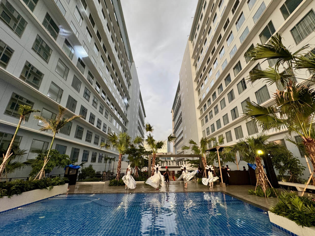 The new Grand Westside Hotel's 1,530 rooms — the most number for a single hotel in the Philippines — are housed in two 19-storey buildings along J.W. Diokno Boulevard in Pagcor Entertainment City.