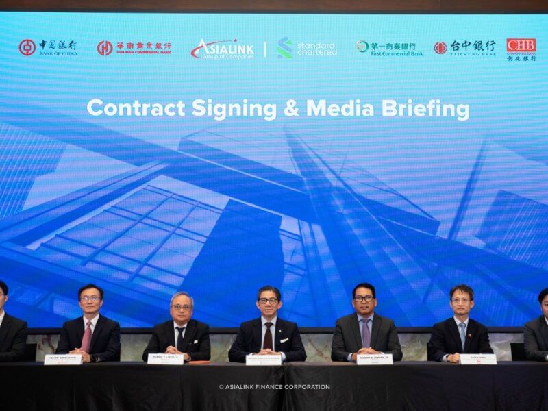 (From left): Morris Huang, deputy manager for First Commercial Bank Ltd. - Manila Branch; I Ching (Kimo) Chou, deputy manager, Hua Nan Commercial Bank Ltd. - Manila Branch; Ruben Y. Lugtu II, chair of the Asialink Group of Companies,; Mike Samson, CEO, Standard Chartered Bank Philippines; Robert B. Jordan Jr., Asialink Group CEO; Jacky Chou, VP & general manager, Chang Hwa Commercial Bank Ltd. - Manila Branch; and Liu Shuai, managing director, Bank of China (Hong Kong) Ltd. - Manila Branch during the signing ceremony of Asialink Group’s landmark financing deal with Standard Chartered Bank. | Contributed photo (Click to view full image)