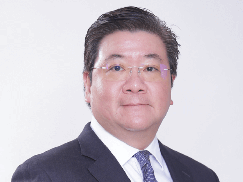 Fabian DeeThe Metrobank chief attributes the bank's strength to its relationships with its clients and business partners.