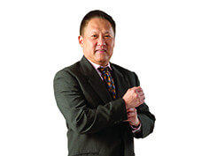 Andrew ChuaThe head of AUB's trust department says a hawkish US Fed will keep the dollar strong.