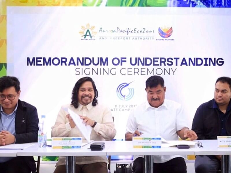 APECO President and CEO Atty. Gil G. Taway IV (2nd from left) and BFAR Region III Director Wilfredo M. Cruz (3rd from left) signed the Memorandum of Understanding for livelihood projects and establishment of vessel monitoring system in a ceremony held at APECO’s 1 Corporate Campus, Sitio Motiong, Brgy. Esteves, Casiguran, Aurora on July 11, 2025. Witnessing the MOU signing were APECO Deputy Administrator Angelo Gabriel D. Mantuano (leftmost) and BFAR-III Legal Officer Atty. Joson Casabar (rightmost)./Contributed photo (Click the photo to view entire image)