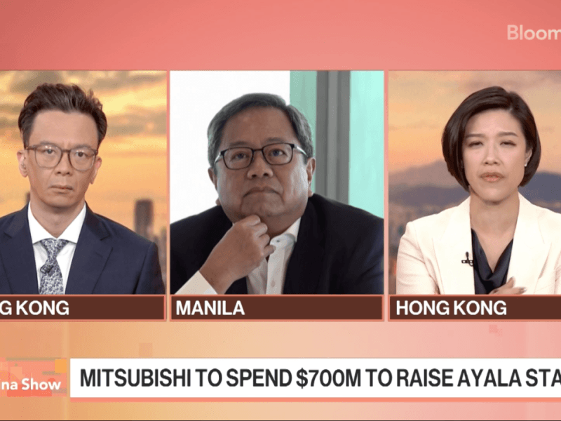Ayala Corp. President and CEO Cezar Consing discusses Mitsubishi Corp.&rsquo;s expanded investment in an interview with Bloomberg Television anchors David Ingles and Yvonne Man./Screenshot taken from the Bloomberg website&nbsp;