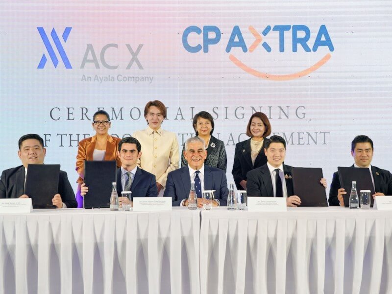  In photo (L–R): Standing — Department of Information and Communications Technology undersecretary Faye Condeza de Sagon; Hon. Bran Ferrer Reluao, special envoy of the President to the Kingdom of Thailand; Thai ambassador to the Philippines Makawadee Sumitmor; and Department of Trade and Industry director Lilian G. Salonga. Seated — Ayala Corporation head of corporate strategy and business development Mark Uy; Ayala Corporation executive director and ACMobility CEO Jaime Alfonso Zobel de Ayala; Ayala Corporation chairman Jaime Augusto Zobel de Ayala; CP AXTRA group chief wholesale business officer Tanit Chearavanont; and CP AXTRA chief strategy and planning officer Shaun Wong./Photo from Ayala 