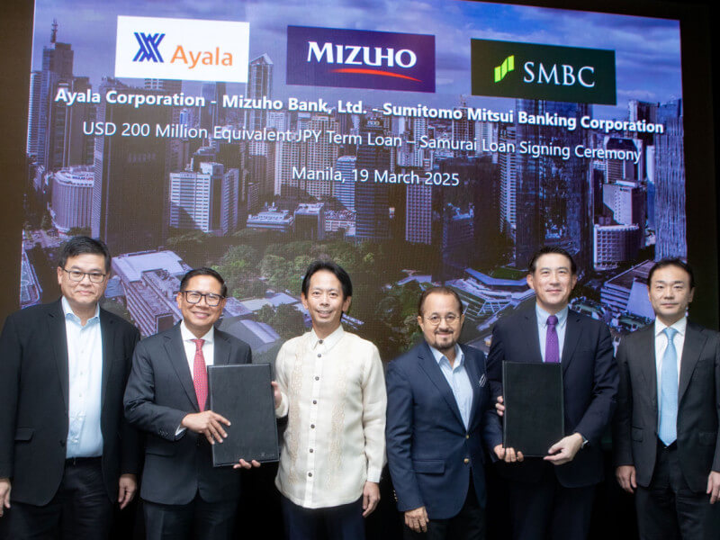 From left, Sumitomo Mitsui Banking Corporation (SMBC) Manila Branch Executive Director and Head of Corporate Banking Ruben Victa, Ayala Corporation Treasurer Estelito C. Biacora, SMBC Country Head and Managing Director Yasushi Iwata, Ayala Corporation Chief Finance Officer Alberto M. de Larrazabal, Mizuho Bank General Manager Masaaki Wada, and Mizuho Bank Joint General Manager Yasunori Iwamoto during the signing ceremony of Ayala’s first yen-denominated Samurai loan equivalent to $200 million./Photo from Ayala 