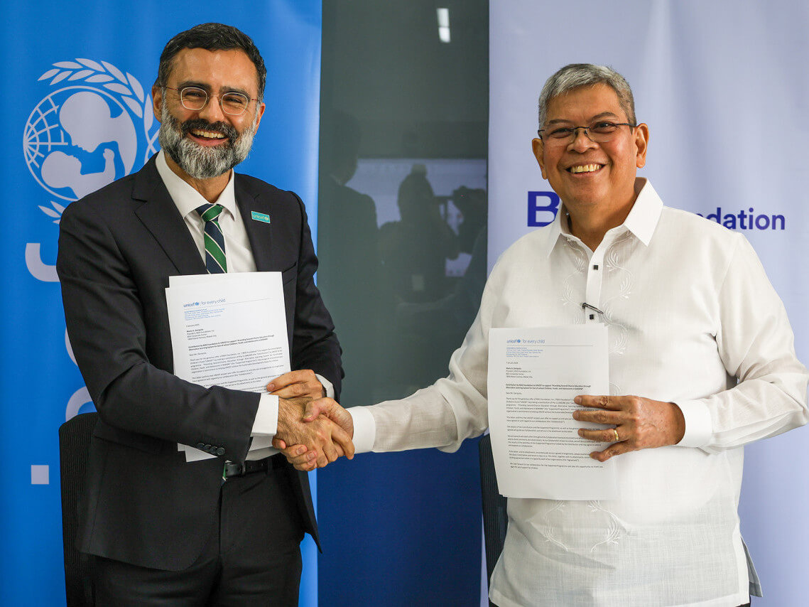 UNICEF Philippines Acting Representative Behzad Noubary and BDO Foundation president Mario Deriquito shake hands to formalize their partnership./Photo from BDO