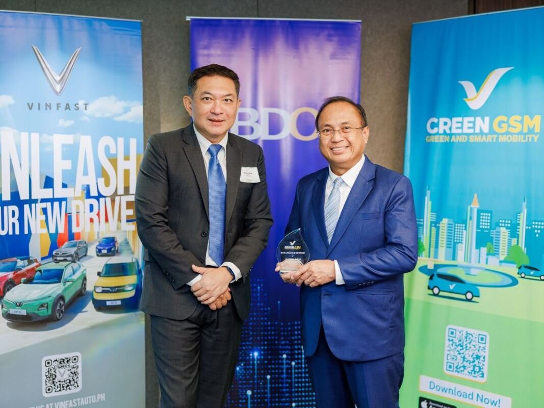 Celebrating strategic partnership. Charles M. Rodriguez, BDO EVP and head of institutional banking group, receives a token of appreciation from Bryan Liew, CFO for Asia of Vingroup JSC, marking BDO’s role as a strategic partner in advancing electric mobility in the Philippines. ​| ​Contributed photo
