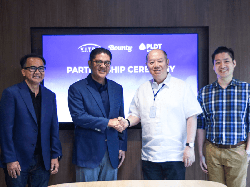 Vic Y. Tria, FVP and head of enterprise domestic business and SME, PLDT Enterprise; Victor S. Genuino, president & CEO, ePLDT; Atty. Kenneth Cheng, CEO, Bounty Fresh Group Holding Inc.; &nbsp;and Warren Chase Uy, chief information officer, Bounty Fresh Group Holdings Inc. | Contributed photo