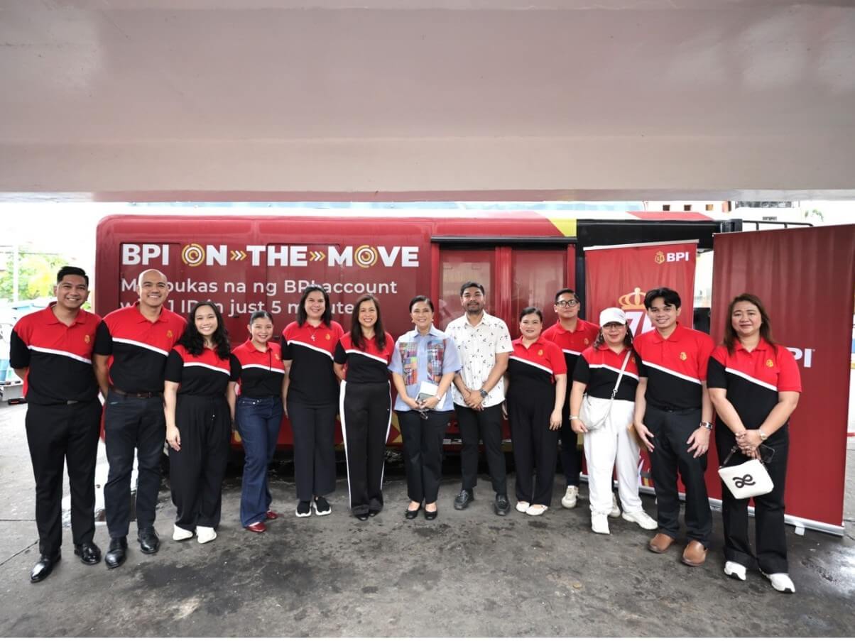 BPI&rsquo;s head of consumer segments marketing Geraldine &ldquo;Gerrie&rdquo; Alcuaz and head of consumer banking Maria Cristina &ldquo;Ginbee&rdquo; &nbsp;Go join Naga City Mayor Leni Robredo and head of partnerships unit Huber Brocales in championing inclusive banking, as BPI On-The-Move brings essential, on-the-ground financial services closer to Naga City residents. | Contributed photo