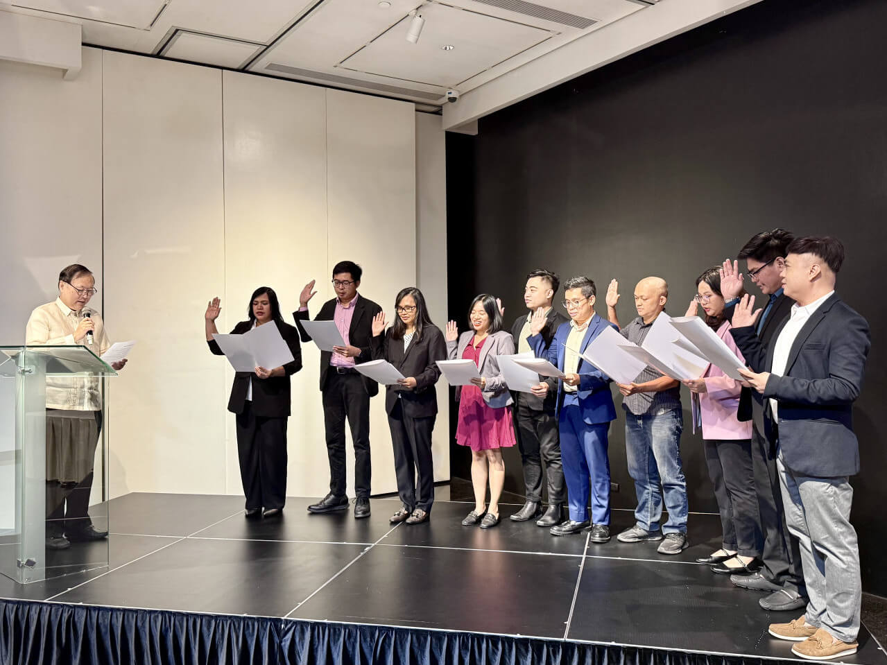 DICT Secretary Uy swears in EJAP's 2025 board at the Ayala Museum in Makati City./Photo by Dax Lucas
