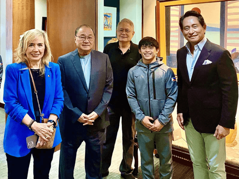 Philippine Gymnastics Association President Cynthia Carreon, Manuel V. Pangilinan, Ricky Vargas, Carlos Yulo, and Atty. Mike Toledo met in Pangilinan’s office in July 2023. During the meeting, Yulo presented MVP with a plaque and expressed gratitude for the group’s support. (Photo from Mike Toledo)