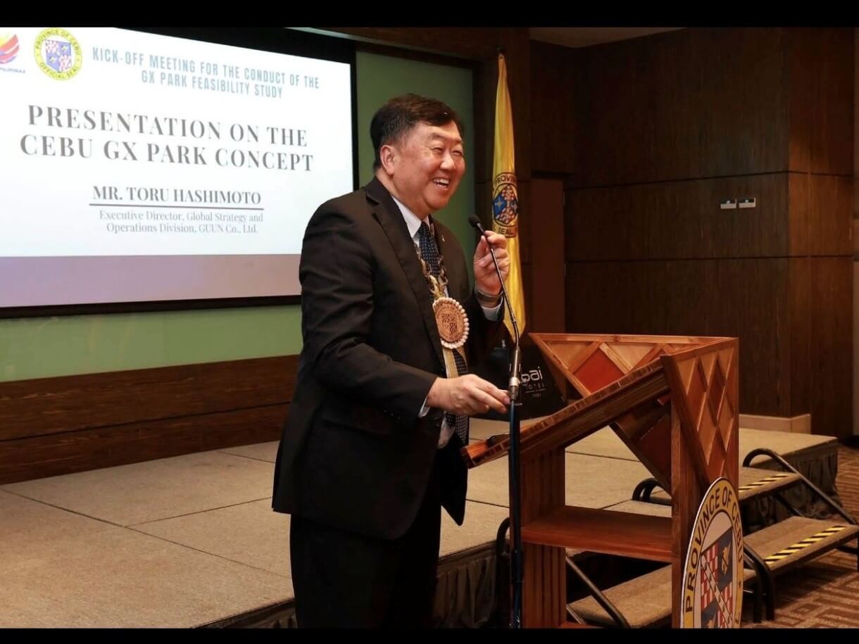 Toru Hashimoto, executive director of GUUN Co. Ltd.&rsquo;s global strategy and operations division, presents a proposal for an integrated and sustainable waste management system that turns discarded materials into valuable resources. | Photo from the Cebu Province
