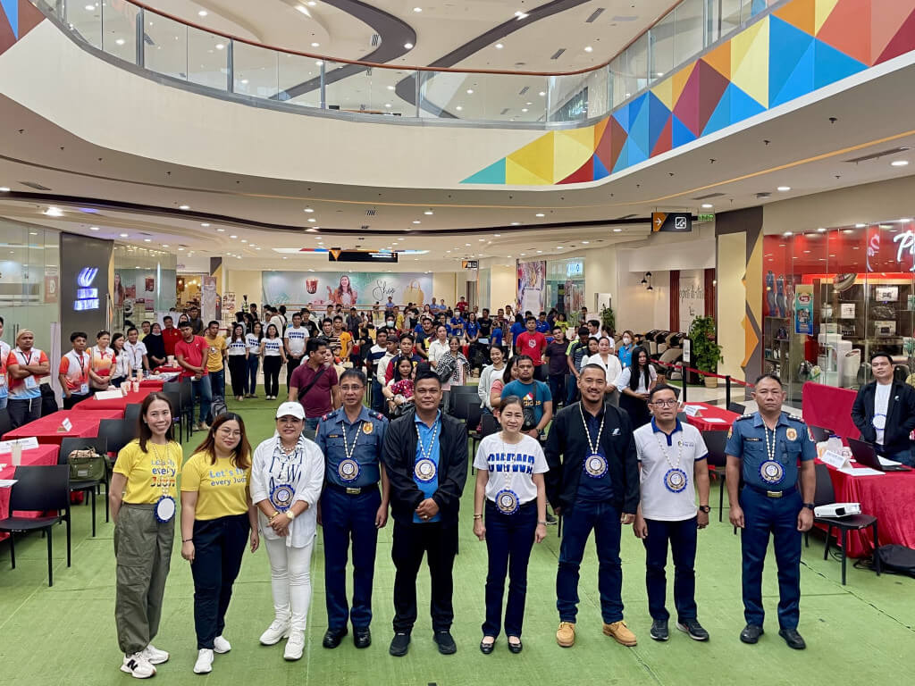Officials of Cebu Pacific, UFG, and Tacloban's local authorities opened the job fair on Saturday. (Photo from Cebu Pacific)