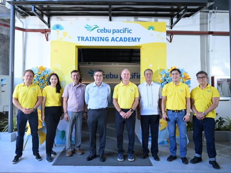 From left: Cebu Pacific Chief Operations Officer Javier Massot, CEB Vice President for Customer Service Operations Lei Apostol, CAAP Deputy Director General for Operations Ret. Lt. Gen. Rozzano Briguez, CEB Chairman Lance Gokongwei, CEB Chief Executive Officer Mike Szucs, CAAP Director General Ret. Lt. Gen. Raul Del Rosario, CEB Chief Human Resources Officer Felix Lopez, and CEB Vice President for Flight Operations Capt. Samuel Avila lead the formal inauguration of the Cebu Pacific Training Academy./Photo from Cebu Pacific&nbsp;