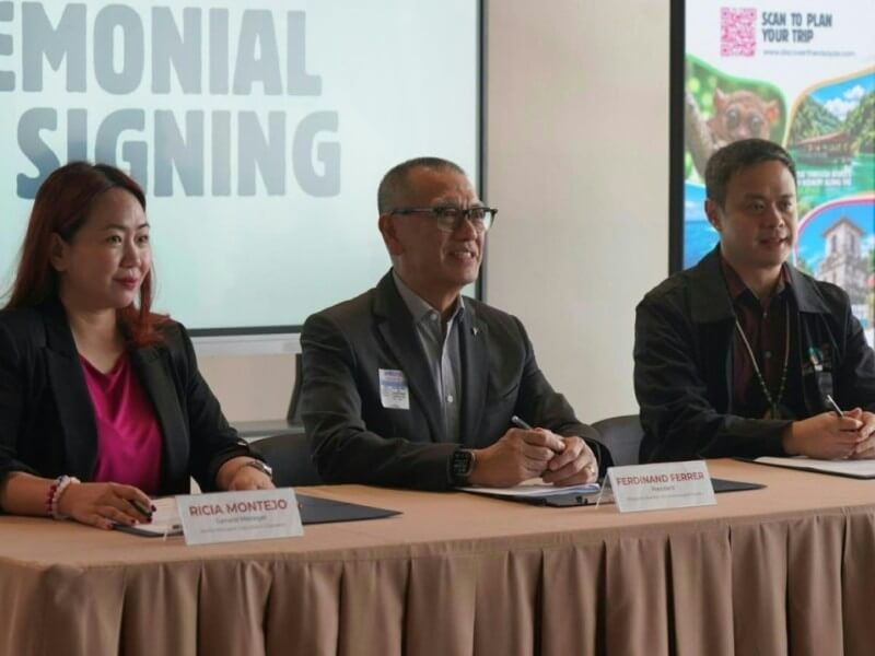 Signatories to the memorandum of understanding for the Discover the Visayas, #FlyViaCebu campaign are (from left) Mactan-Cebu International Airport general manager Ricia Montejo, Philippine Chamber of Commerce and Industry president Ferdinand A. Ferrer and Tourism Undersecretary Stanley Ng. | Contributed photo &nbsp;