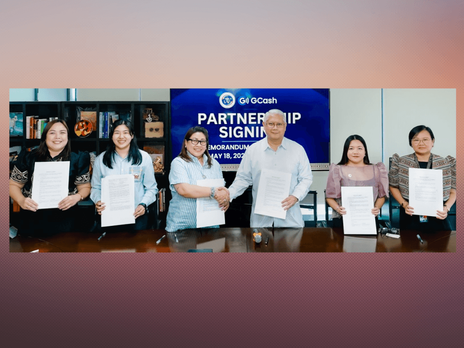GCash manager for public sector national government accounts Aldo Lou Cabrera; account manager for public sector Jane Carmela Tiu; vice president and head for public sector Cleo Celeste Santos; Commission on Filipinos Overseas (CFO) Chair Dante Ang II; executive director V Arlene Borja; and supervising emigrant services officer Janet Ramos. | Contributed photo