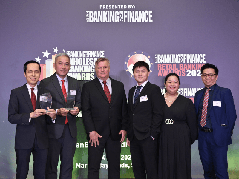 From left: Chinabank Capital Managing Director Juan Paolo Colet, Chinabank Institutional Banking (IBG) First VP Alfredo Manuel Moreno, ABF Contributing Editor Nick Atkinson, Chinabank IBG Account Officer Cranston Hans Ng, and LET Westside officers Maria Frances Marfil and Aldee Celis. (Photo Courtesy of Chinabank) 