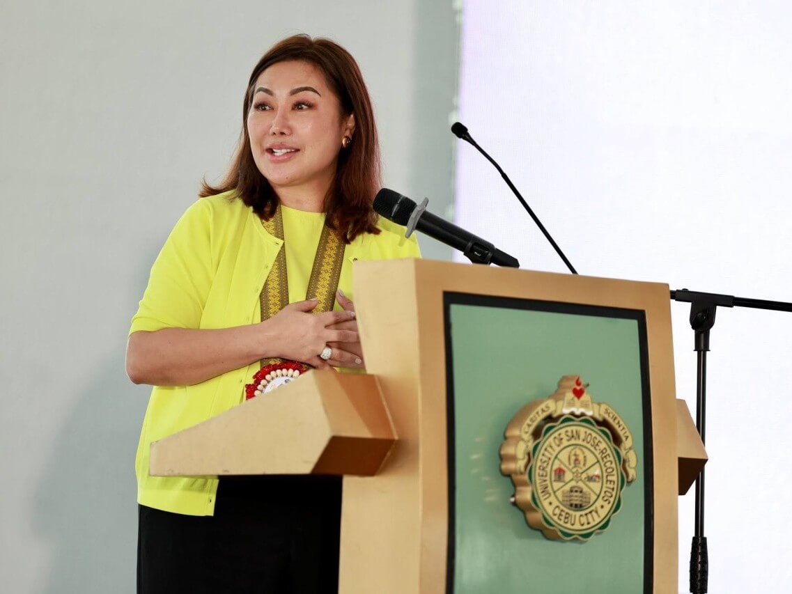 Cebu Governor Pamela &ldquo;Pam&rdquo; Baricuatro addresses educators and education stakeholders during the Project 12 Summit in Cebu City. | Contributed photo