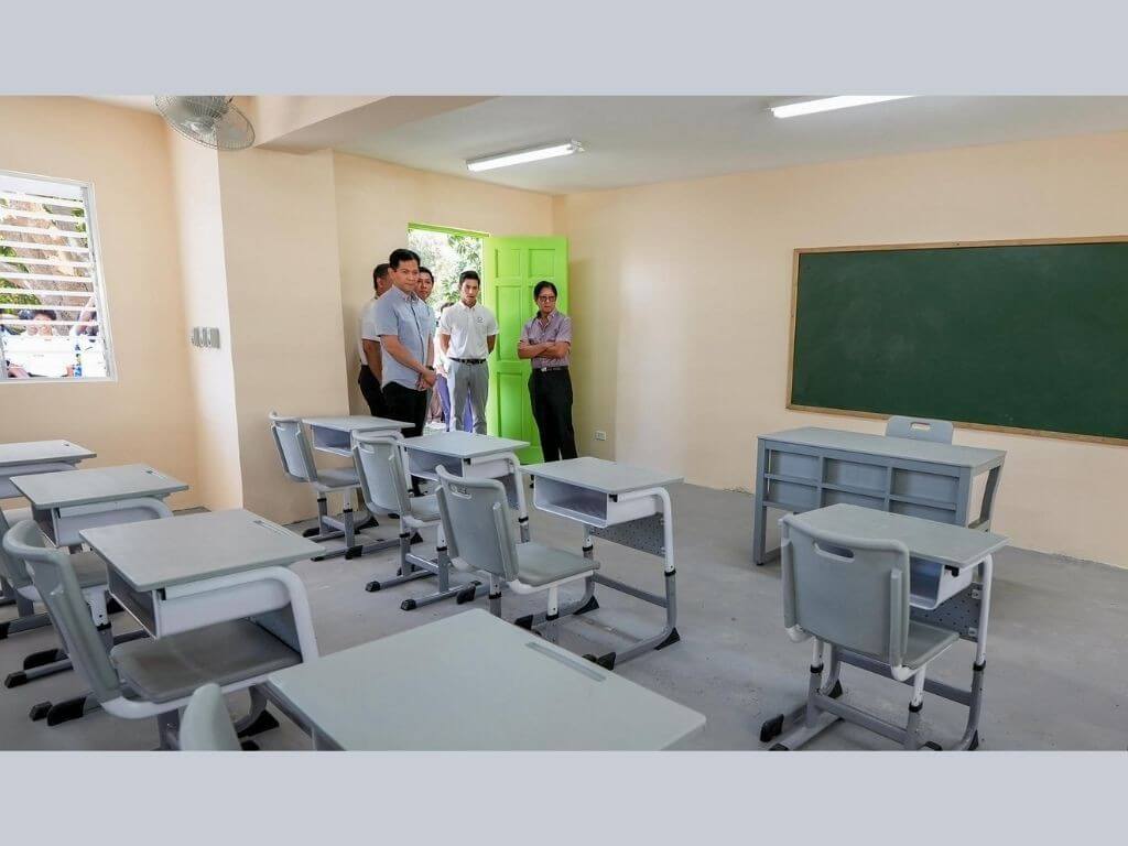 President Marcos together with Concrete Stone Corp. officials inspect a modular classroom in a public school in Mariveles, Bataan. | Photo courtesy of Presidential Communications Office Facebook Page