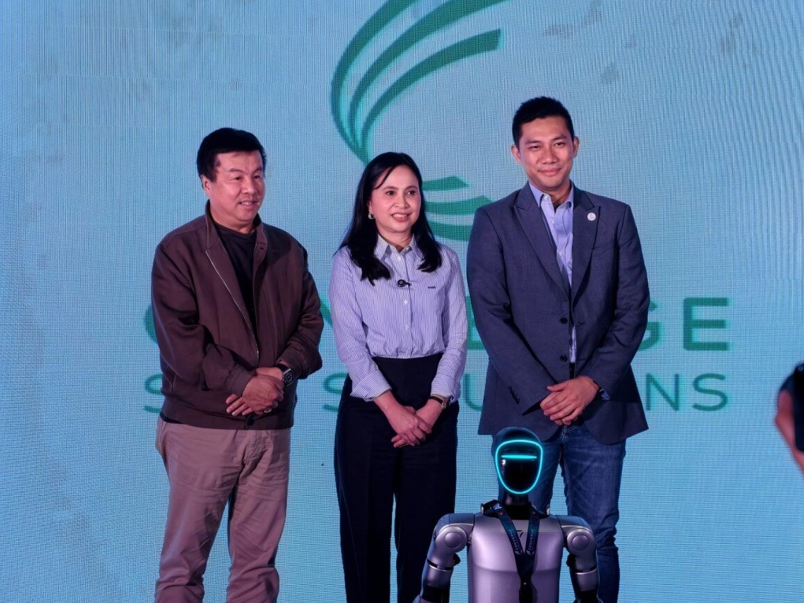 Converge CEO and co-founder Dennis Anthony Uy, &nbsp;Trade Secretary Cristina Roque, Converge ICT senior vice president and head of SME business group Dindo Marzan. | Contributed photo