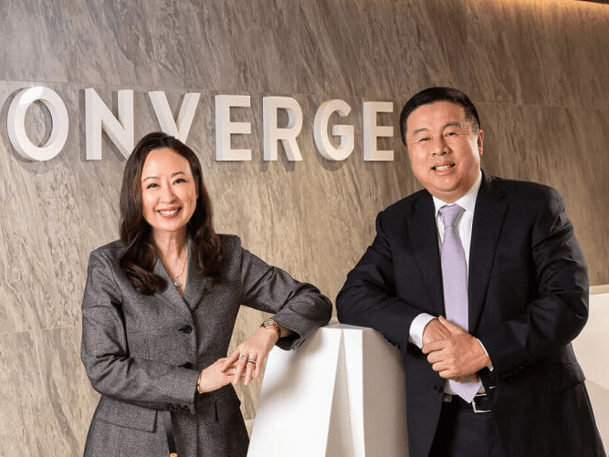 Converge's co-founder & president Maria Grace Uy with co-founder & CEO Dennis Anthony Uy 