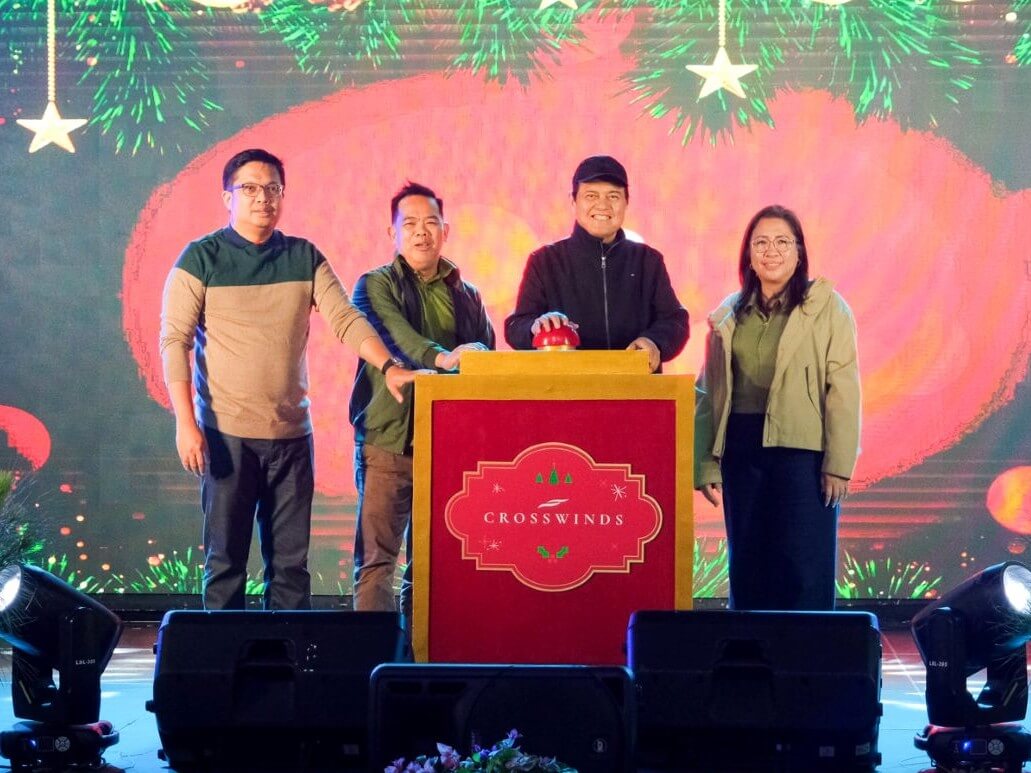 Villar Group chair Manny Villar (3rd from left) led the ceremonial lighting at the Lausanne Open Grounds, joined by Paulo Plaza, Crosswinds division head; Romeo Sabater, Brittany Group head; and Mary Lee S. Sadiasa, Vista Land chief operating officer. | Contributed photo