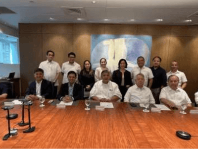 Seated left to right: Nguyen Truong Son, Vissai Group; Vicente R. Floirendo, Anflocor Agri Group president and CEO; Ricardo F. Lagdameo, Philcement Mindanao vice chair; Ricardo R. Floirendo, Anflocor vice chair; Ramon R. del Rosario, Jr., Phinma chair and CEO; Victor J. del Rosario, Philcement Mindanao chair; and Eduardo A. Sahagun, Philcement Mindanao president and CEO with select Phinma and Philcement executives.                                        