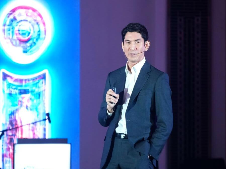 Emerging technologies expert Dex Hunter-Torricke delivers his keynote address. | Contributed photo