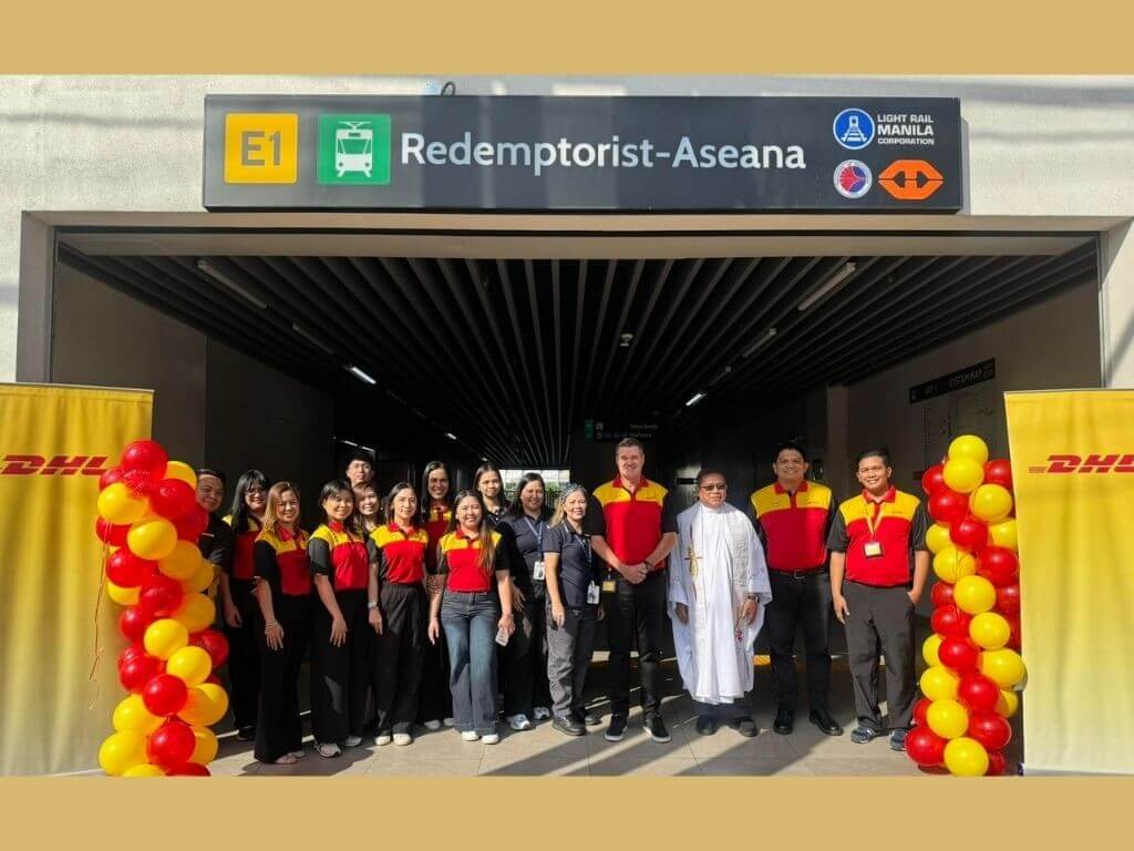 Nigel Lockett (Fourth from right), managing director of DHL Express Philippines, said that this new service point will help connect MSMEs and individual shippers to the global market with greater ease. | Contributed photo