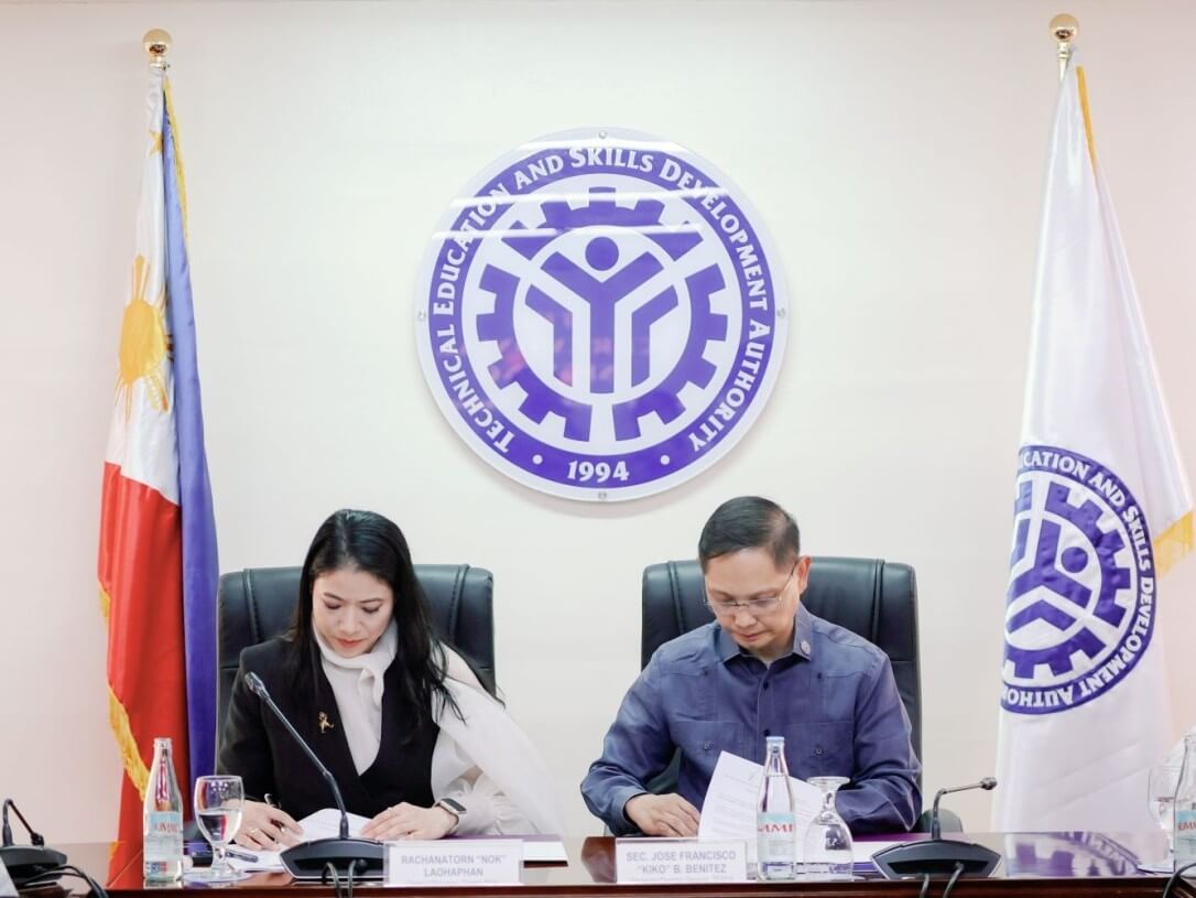 Diageo Philippines general manager Nok Laohaphan and TESDA Secretary and Director General Jose Francisco "Kiko" Benitez sign the partnership agreement.| Contributed photo