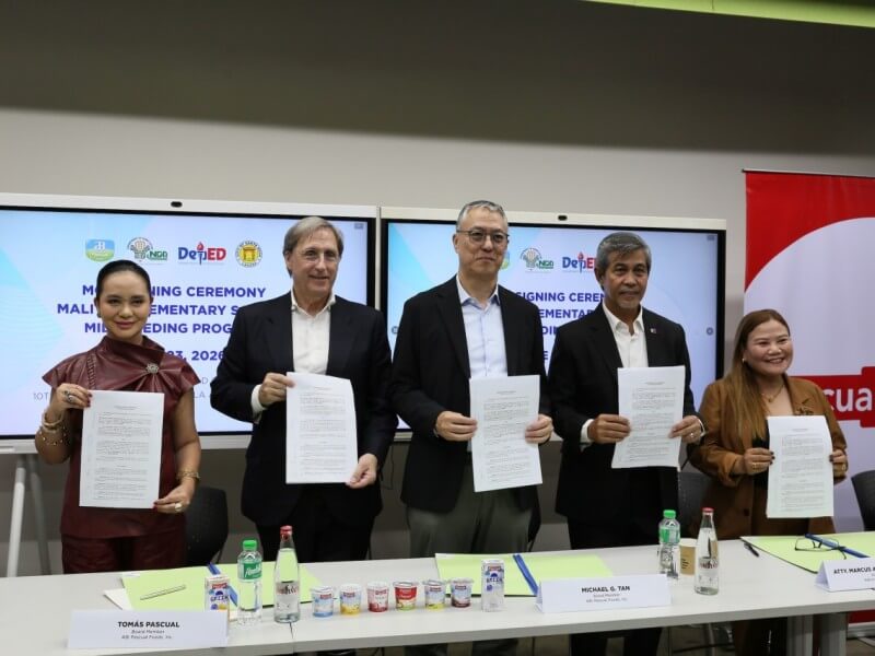 From Left: Hon. Arlene B. Arcillas, Mayor, Sta.Rosa Laguna; Tom&aacute;s Pascual, ABIPascual Foods, Inc. Board Member; Michael G. Tan, ABI Pascual Foods, Inc. BoardMember; Atty. Marcus Antonius Andaya, National Dairy Authority Administrator; MaricelSaguinsin, Education Program Supervisor, School Governance and Operations Division(SGOD), Schools Division of Santa Rosa City