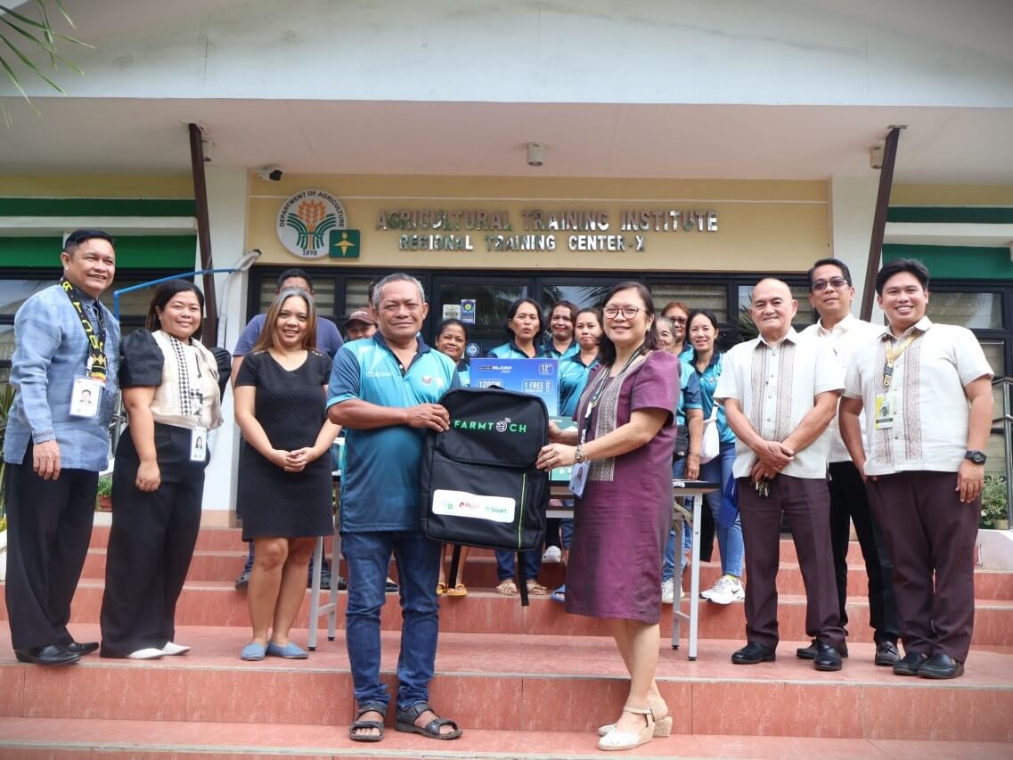 Farmers in Alubijid, Misamis Oriental received a FarmTech package from DA-ATI 10, in partnership with PLDT and Smart. | Contributed photo