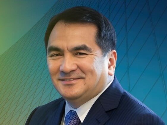 Nilo DivinaThe law firm's founder has once more been recognized as one of the country's best lawyers.