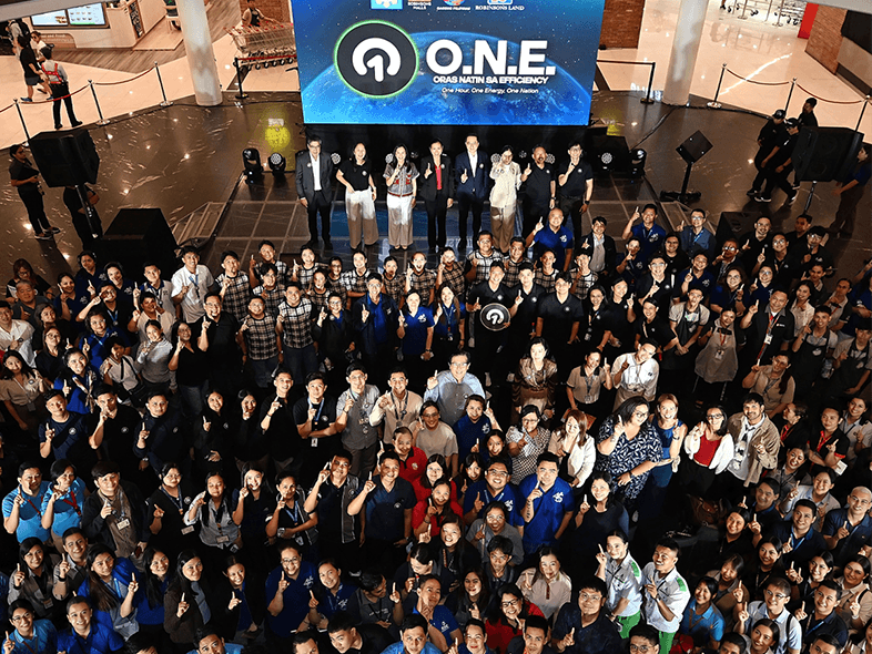 Officials from the Department of Energy, Quezon City Local Government, and executives from Robinsons Land andRobinsons Malls, along with employees and tenants of Robinsons Land supported the official rollout of O.N.E. (OrasNatin sa Efficiency) Campaign at Robinsons Galleria. | Contributed photo