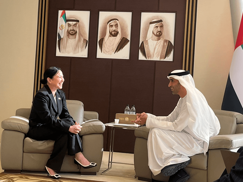 Acting Trade and Industry Secretary Cristina A. Roque and UAE’s Minister of State for Foreign Trade Thani bin Ahmed Al Zeyoudi/ Contributed photo
