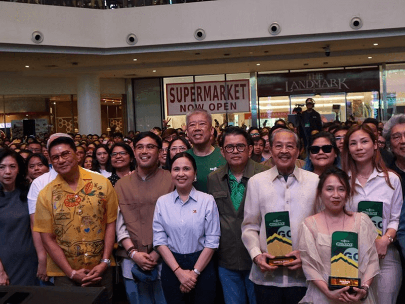 A highlight of the summit was the recognition of seven Filipino creative icons and entrepreneurs, with Secretary Cristina Roque and Go Negosyo founder Jose Ma. A. Concepcion III presenting the awards./Photo from DTI