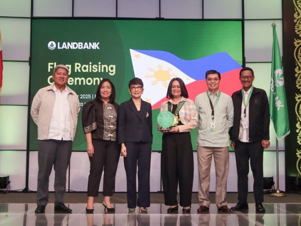 From left: Landbank of the Philippines EVP Liduvino S. Geron, EVP Leila C. Martin, Landbank president and CEO Lynette V. Ortiz, DTI-ROG Usec. Blesila A.Lantayona, Landbank VP Samuel E. Acuña and SVP Gonzalo Benjamin A. Bongolan | ​Contributed photo