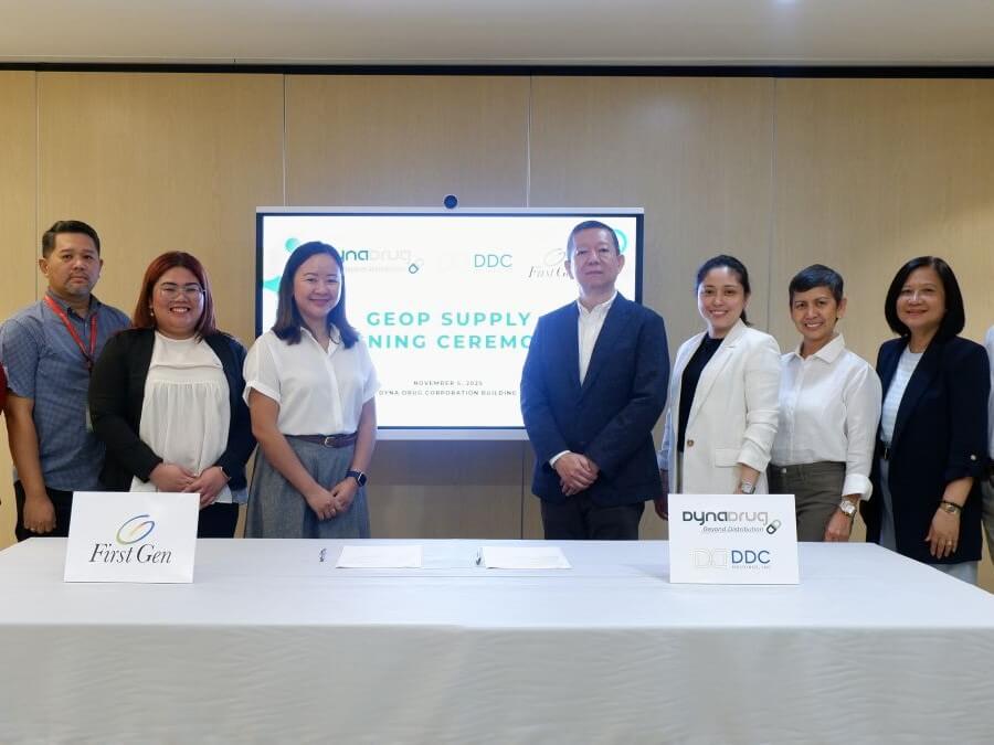 Aiko Araneta, First Gen customer progress partner lead, and Gary Lee, Dyna Group of Companies managing director (4th and 5th from left), lead the signing of the agreement. With them are (from left) Dyna Drug administrative head Angelica Sonza; Dygen Food Ventures GM &nbsp;Miguel Paolo Salazar; First Gen customer progress partner Daniella Yambao; Dyna Drug finance director Karen DeGuzman; Dyna Drug business development head Marisol Seco; Dygen Pharma Distribution Corp. GM May Panganiban; and Naturemed Pharma GM Raymund Sangalang. | Contributed photo &nbsp;(Click to view full image)