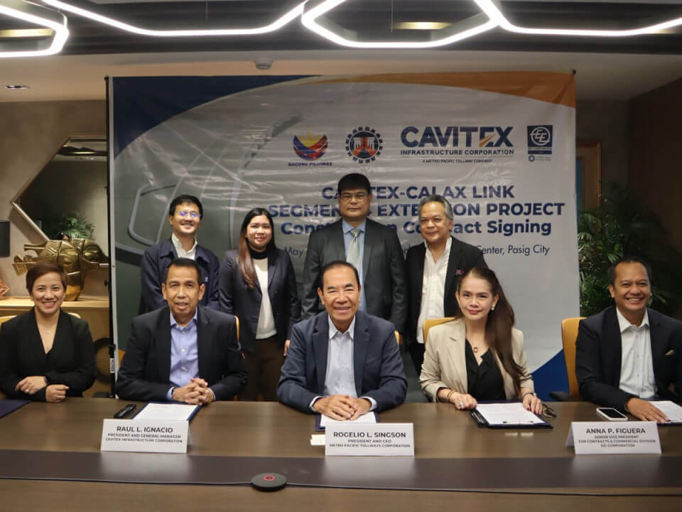 (Seated from left) CIC Vice President for Finance Elnora D. Rumawak, CIC President and General Manager Raul L. Ignacio, Metro Pacific Tollways Corp. (MPTC) President and CEO Rogelio D. Singson, EEI Corporation Senior Vice President for Contracts and Commercial Division Anna Payawal Figuera and Christopher F. Esguerra, Vice President for Commercial Division, EEI; (Standing from left) Marpee S. Gabuat, EEI Group Supervisor (Commercial Division); Kris Kathreen C. Huele, EEI Senior Manager (Commercial Division); Roman M. Lapuz, EEI Vice President-Infrastructure; and Federico S. De Vera, EEI Senior Manager (Commercial Division).