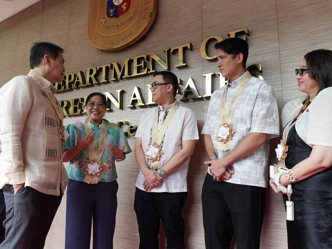 From left: Franz S. Pumaren - Representative, 3rd District of Quezon City; Ma. Antonina M. Mendoza-Oblena - Assistant Secretary, Office of Consular Affairs;  Joel S. Lumanlan -vice resident for operations and marketing, Robinsons Land Corp.; Gian Carlo G. Sotto - Vice Mayor, Quezon City; and Maria Luisa L. Remulla - head of Office of Consular Affairs -DFA NCR Central during the opening of the DFA Consular Office at Robinsons Galleria./ Contributed photo