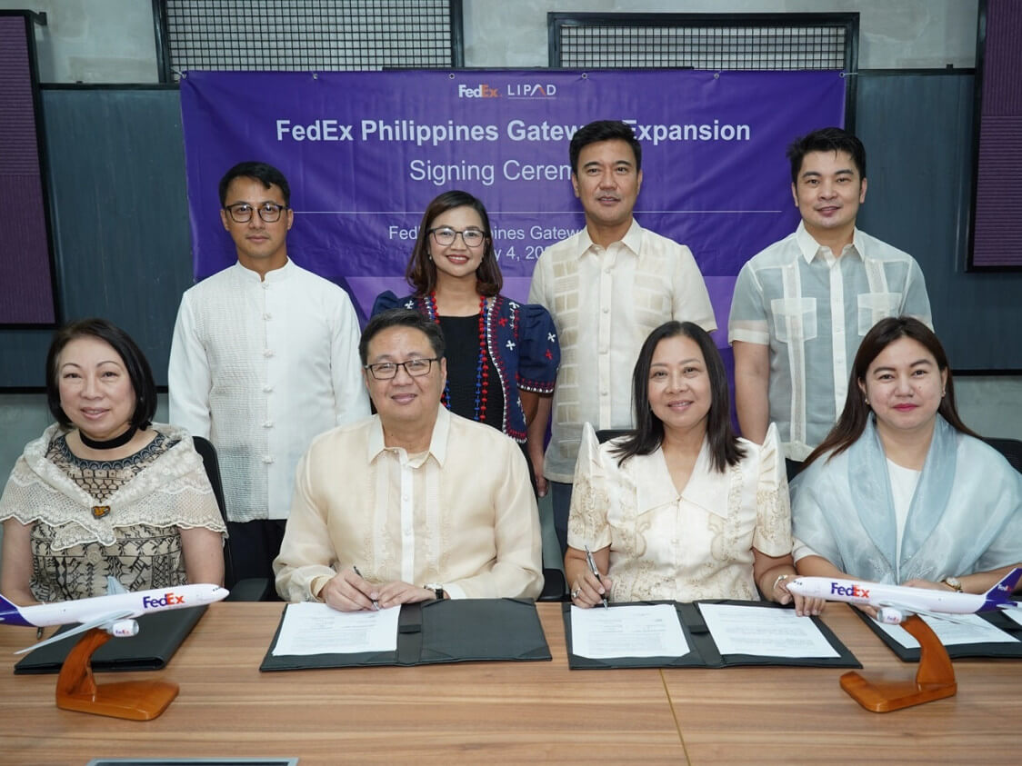 Seated from left: Lourdes Josephine Gotianun-Yap, chairperson, LIPAD; Noel Manankil, president and CEO, LIPAD; Maribeth Espinosa, managing director, FedEx Philippines; Jenieryll Jomarie Mangalindan, senior manager for operations, FedEx Philippines; Standing from left: Arrey Perez, president, Clark International Airport Corp.; Noel Meneses, vice president for business development and business enhancement, Clark Development Corp.; Joshua Bingcang, president and CEO, Bases Conversion and Development Authority; Felipe De Vera, deputy collector, Bureau of Customs attended the signing ceremony at the FedEx Gateway. 