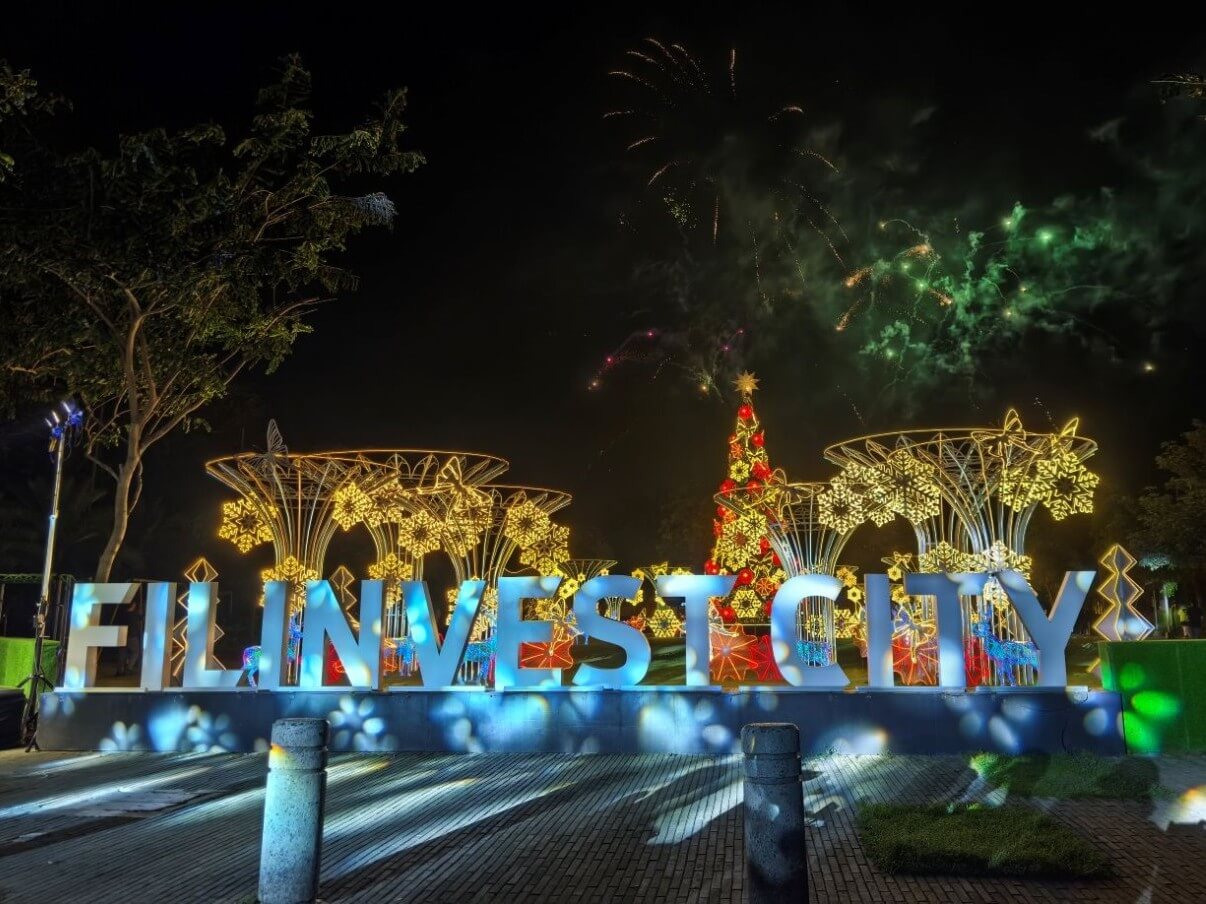 Catch the Magical Lights Spectacle, an immersive lights show at The Tree starting Nov. 22 at 7 p.m., followed by a fireworks display at 8 p.m. | Photo by Vanessa Hidalgo