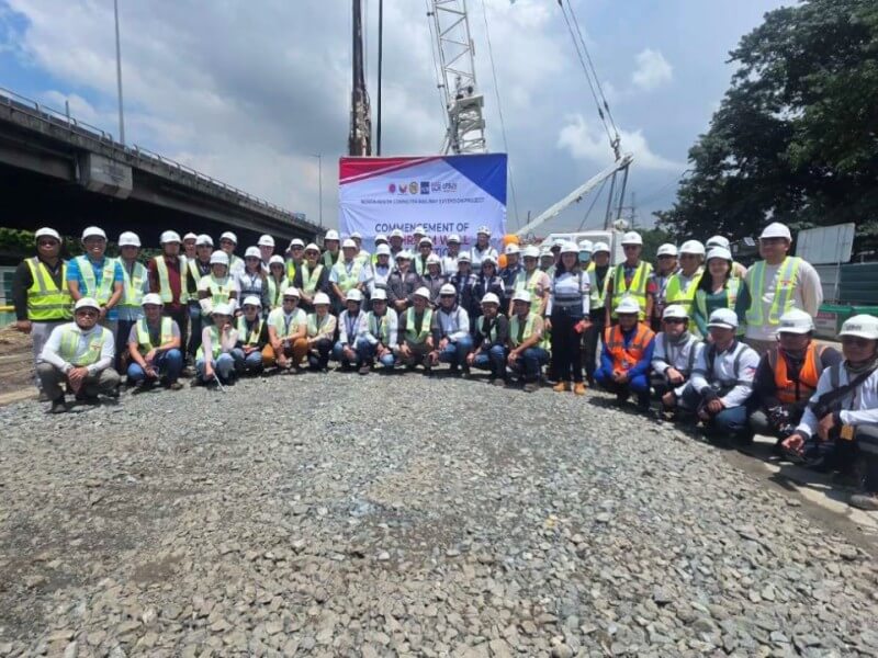 Officials from the DOTR-PMO, the GCR-PMO and the LFBJV project management team pose for a group photo during a simple ceremony to mark the milestone start of construction of the diaphragm-wall for the underground FTI train station, an important component of the Philippines’ largest railway venture designed to cut travel time and carry more commuters. | Photo from First Gen
