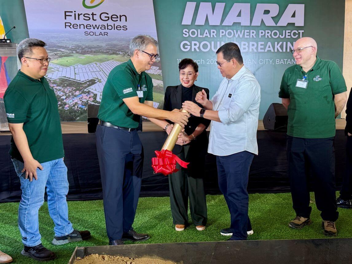 Batangas Gov. Vilma Santos-Recto (center) and Tanauan City Mayor Nelson P. Collantes (fourth from left) join First Gen president Francis Giles B. Puno (second from left) lead the groundbreaking ceremonies for the 54-megawatt Inara Solar Power Plant Project of First Gen in Tanauan City, Batangas. Flanking them are First Gen SVP Julicer Alvis (extreme left) and First Gen EVP Jonathan Russell.| Contributed photo