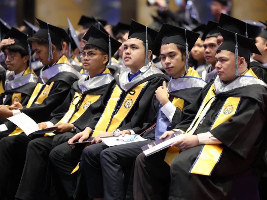 Asia Pacific College (APC) 2024 commencement exercises./ Photo from SM