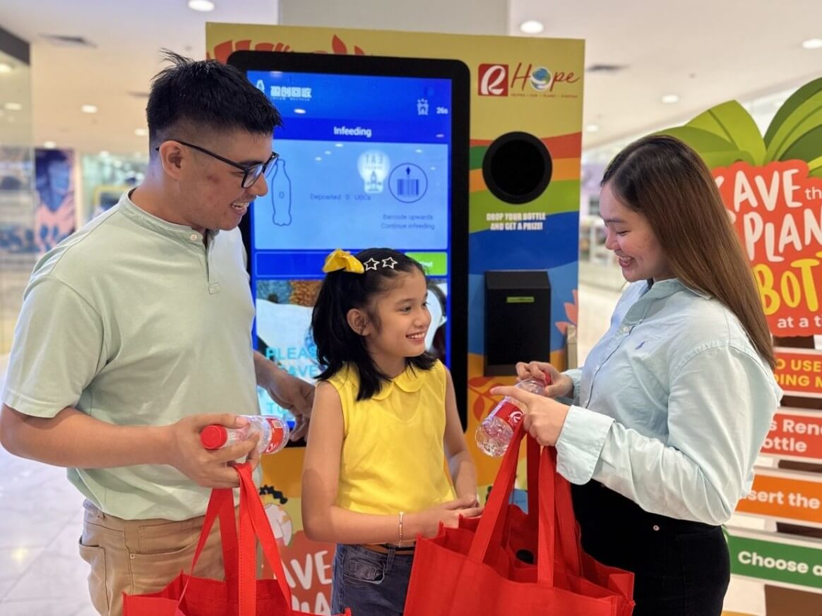 Turn empty bottles into rewards at Renew-a-Bottle machines across Robinsons Malls. | Contributed photo