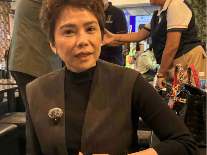 Abby Agwas Watabe shares stories about her life in Japan and the karaoke business during a quick interview on the sidelines of DivinaLaw&rsquo;s free legal clinic for Filipinos in Tokyo./Photo by Miguel ​R. Camus&nbsp;